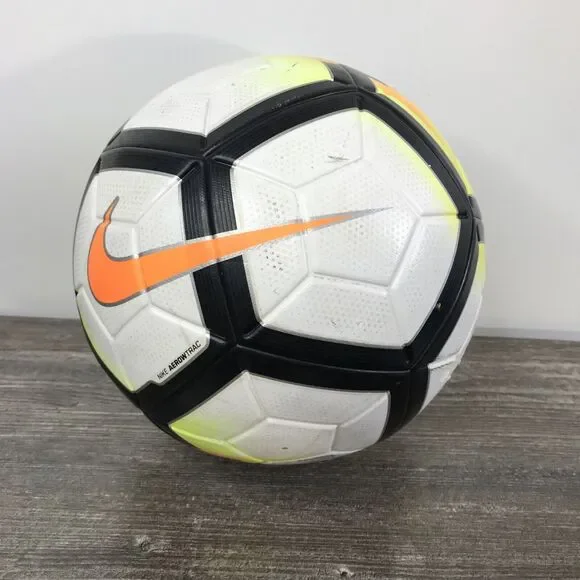Nike Ordem Fifa Quality Pro 17/18 Aerowtrac Soccer Ball